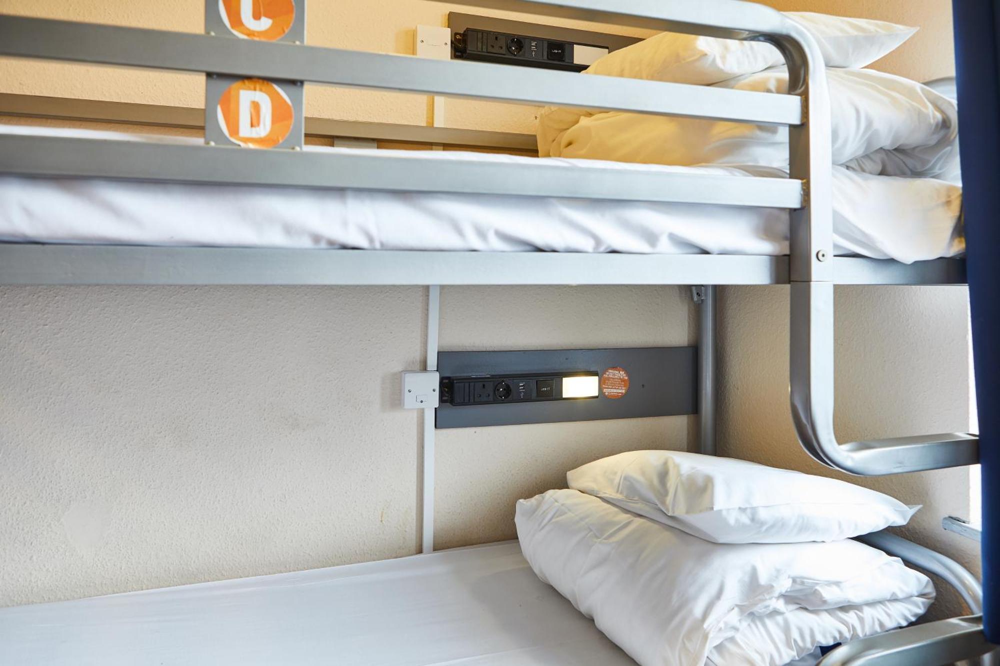 6-Bed Mixed Dormitory Room,1498860859:JPEG