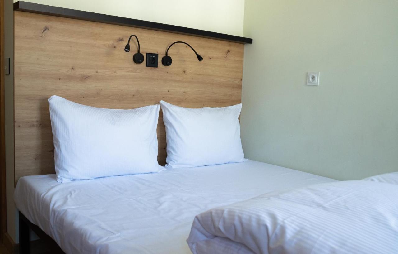 Family Room with Private Bathroom,1356502091:JPEG