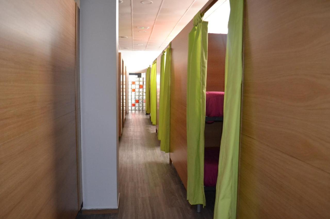 Bed 4-Bed Mixed Dormitory Room