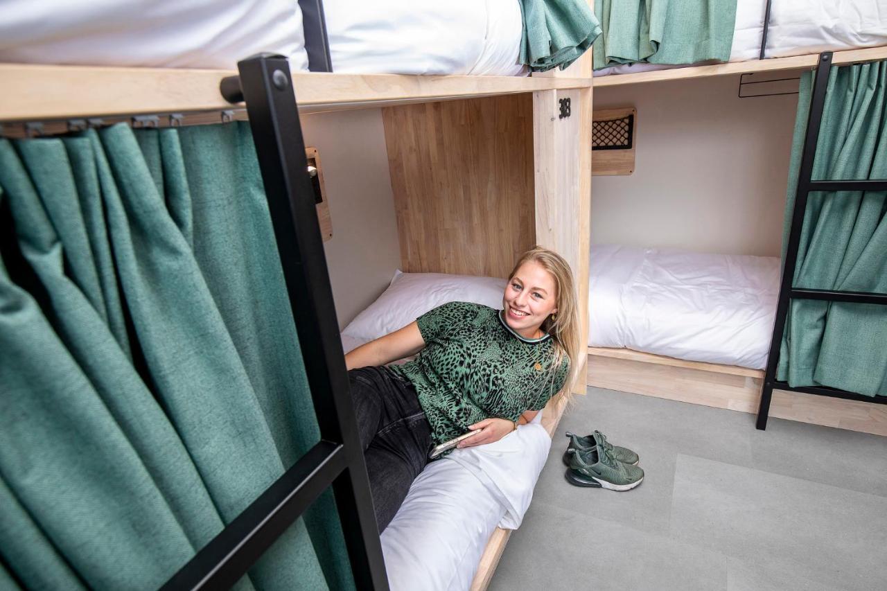 Bunk Bed in Mixed Dormitory Room
