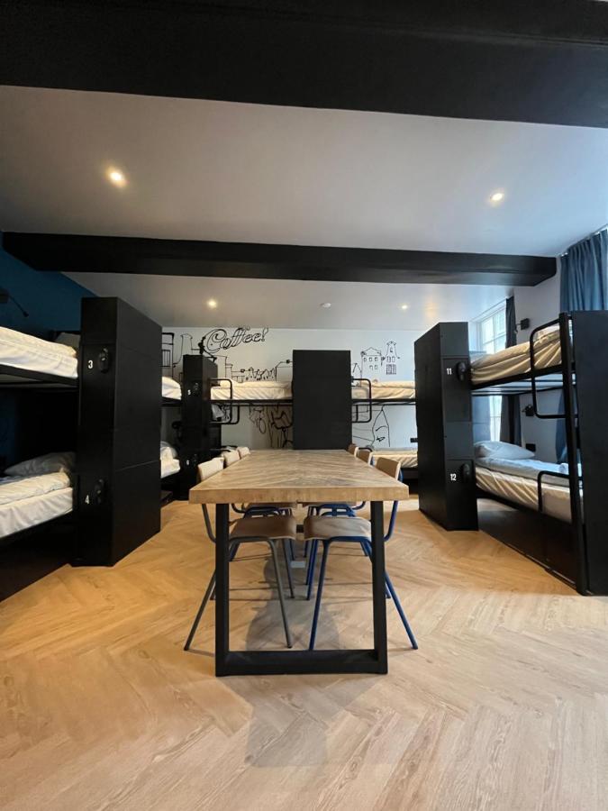 Bed 12-Bed Mixed Dormitory Room