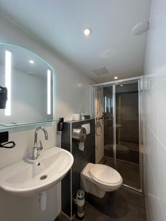 Twin Private Room