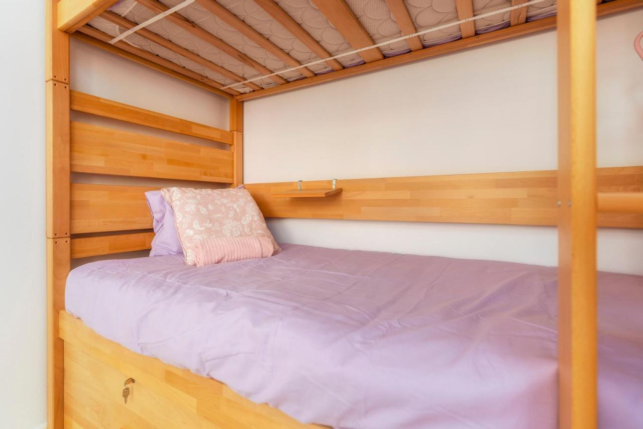 Bed 6-Bed Female Dormitory Room