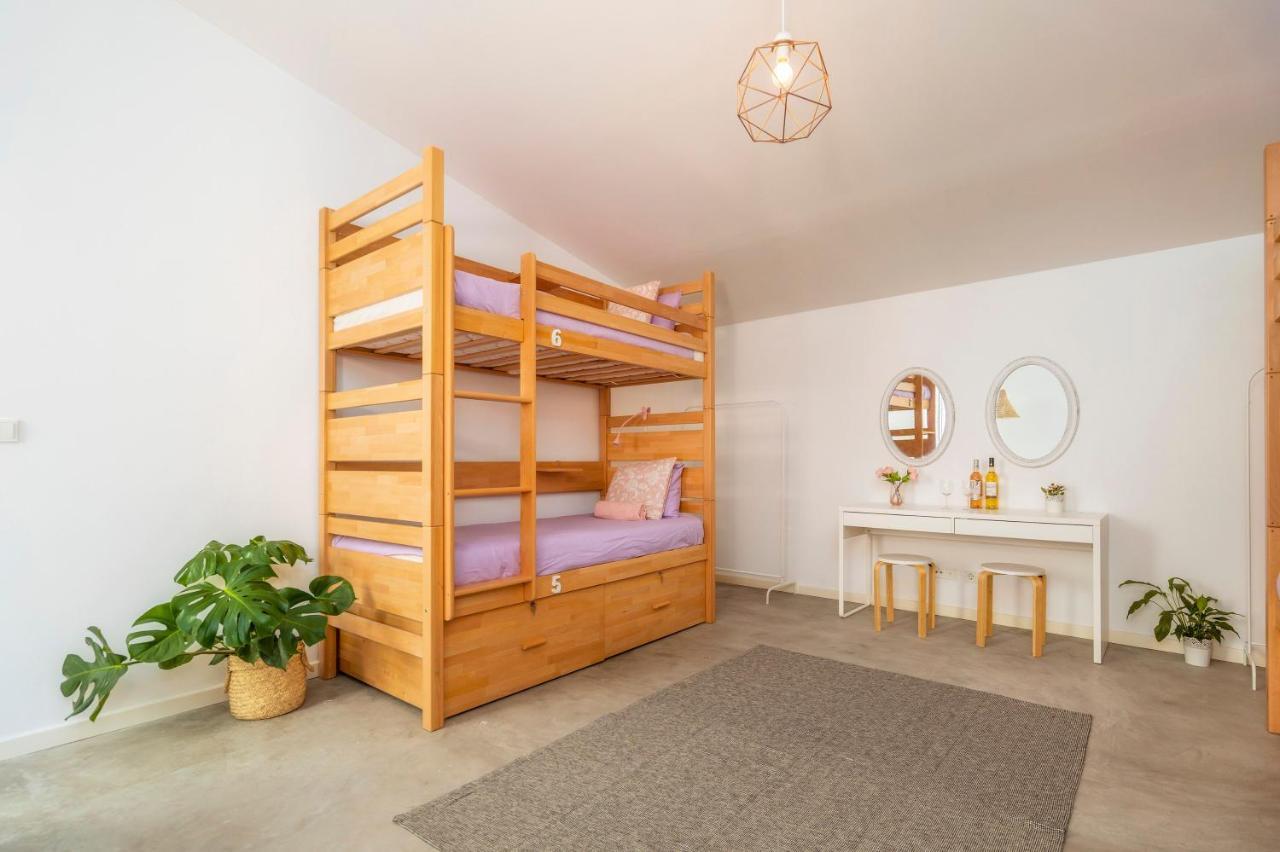 Bed 6-Bed Female Dormitory Room
