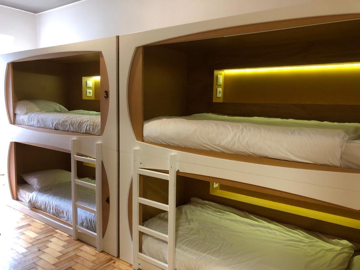 Bed 6-Bed Dormitory Room