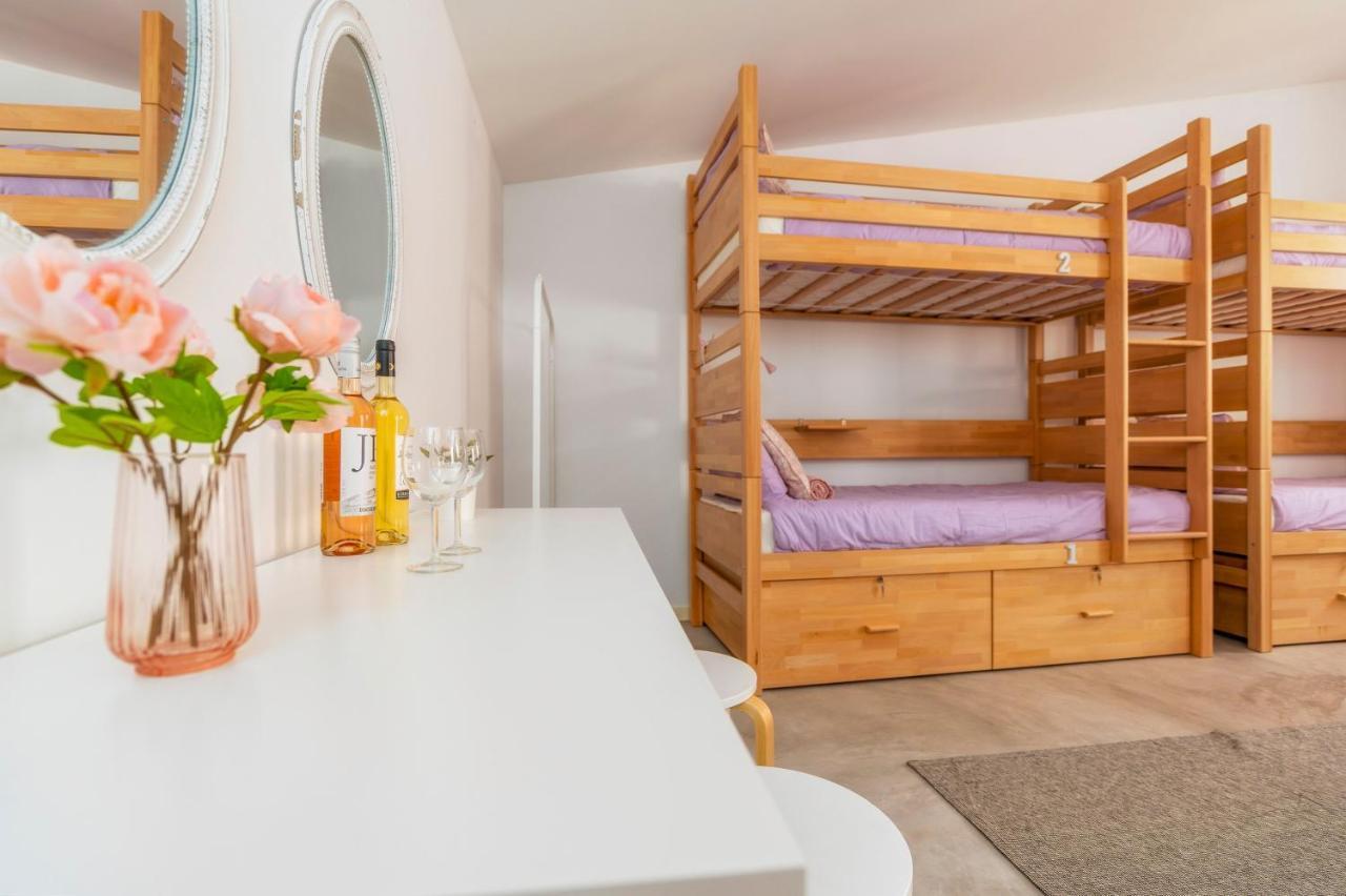 Bed 6-Bed Female Dormitory Room