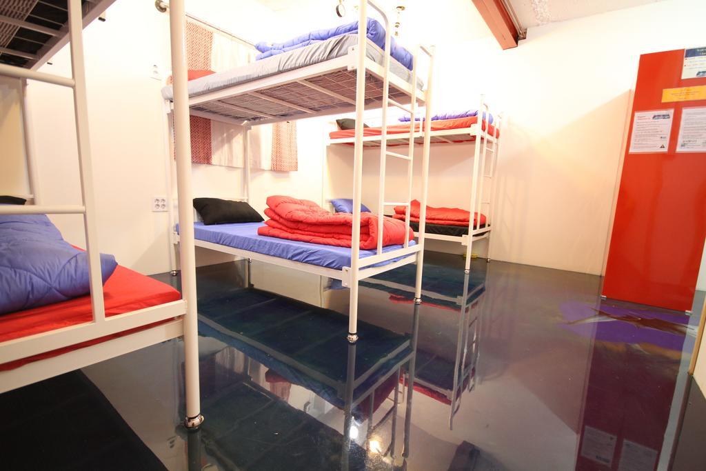 Bed in 6-Bed Mixed Dormitory Room
