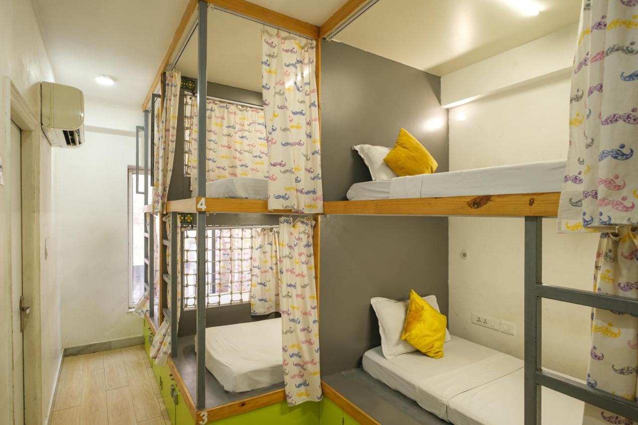 Deluxe 6 Bed Mixed Non AC Dorm
