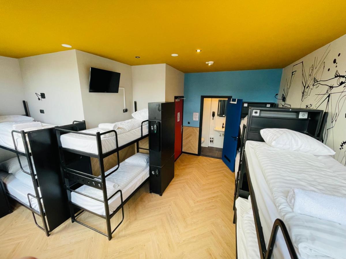 Bed 8-Bed Mixed Dormitory Room