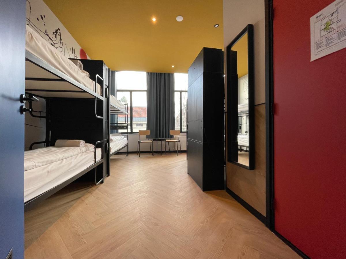 Bed 8-Bed Mixed Dormitory Room