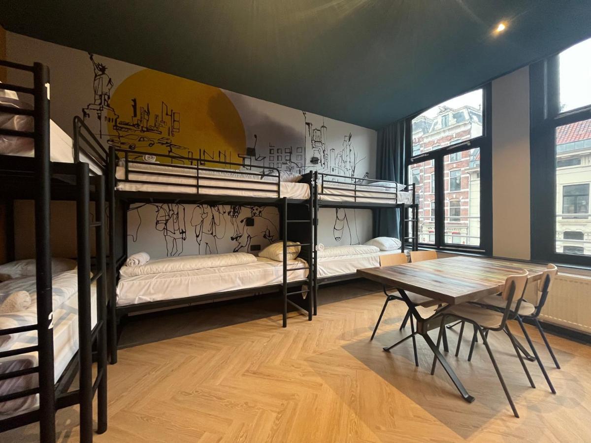 Bed 8-Bed Mixed Dormitory Room