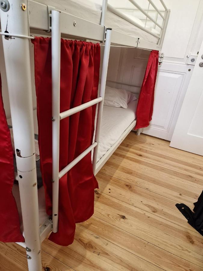 Single Bed 4-Bed Dormitory Room