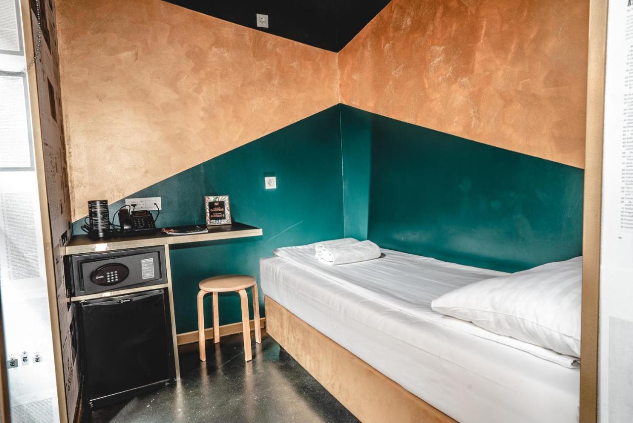 Twin Room Private Bathroom