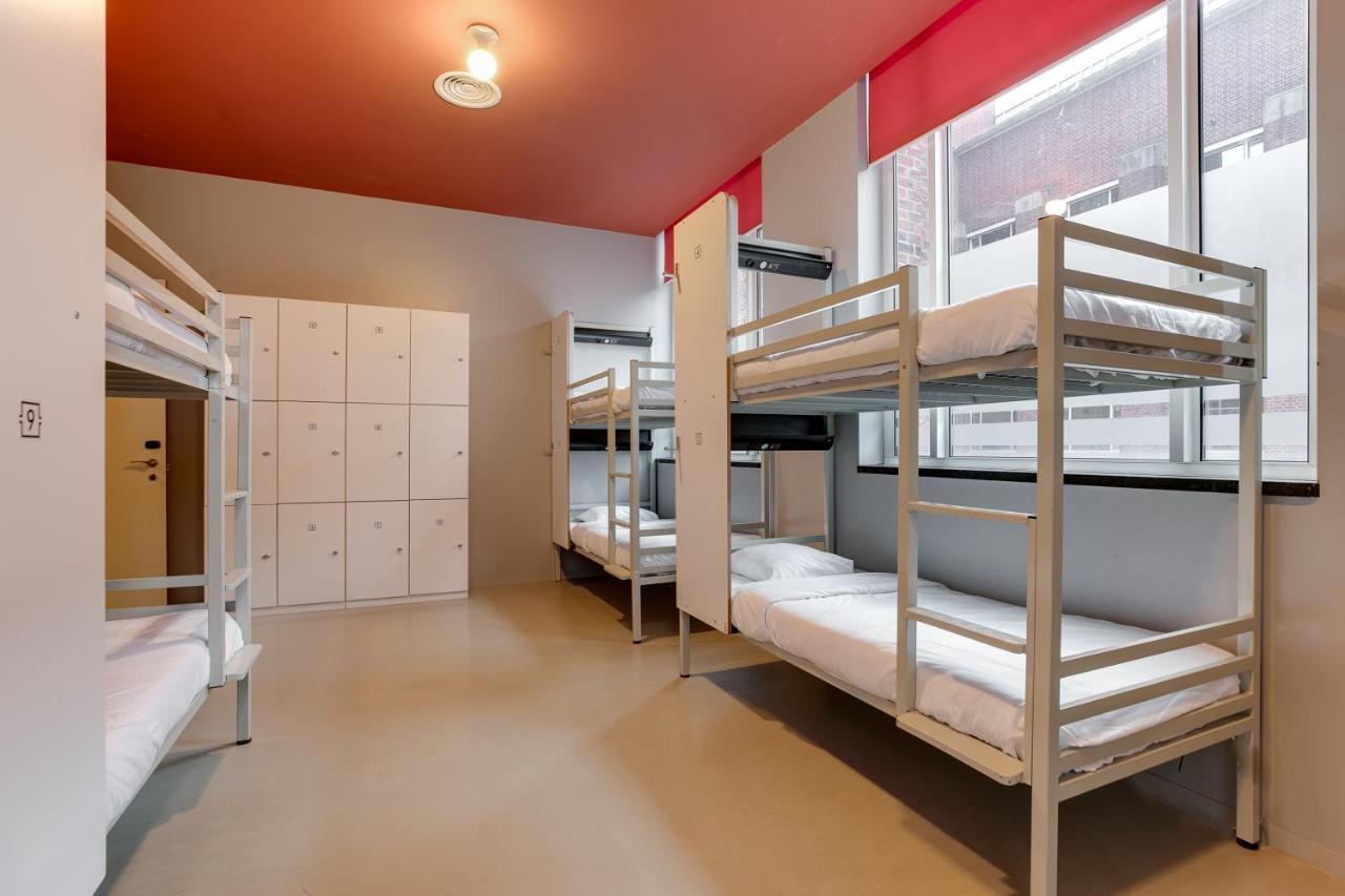 Bett im gemischten Schlafsaal mit 8 bis 10 Betten – Gemeinschaftsbad