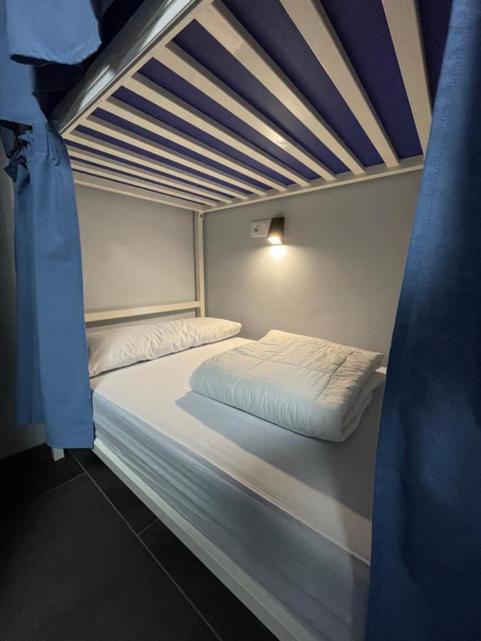 Bunk Bed Mixed Dormitory Room