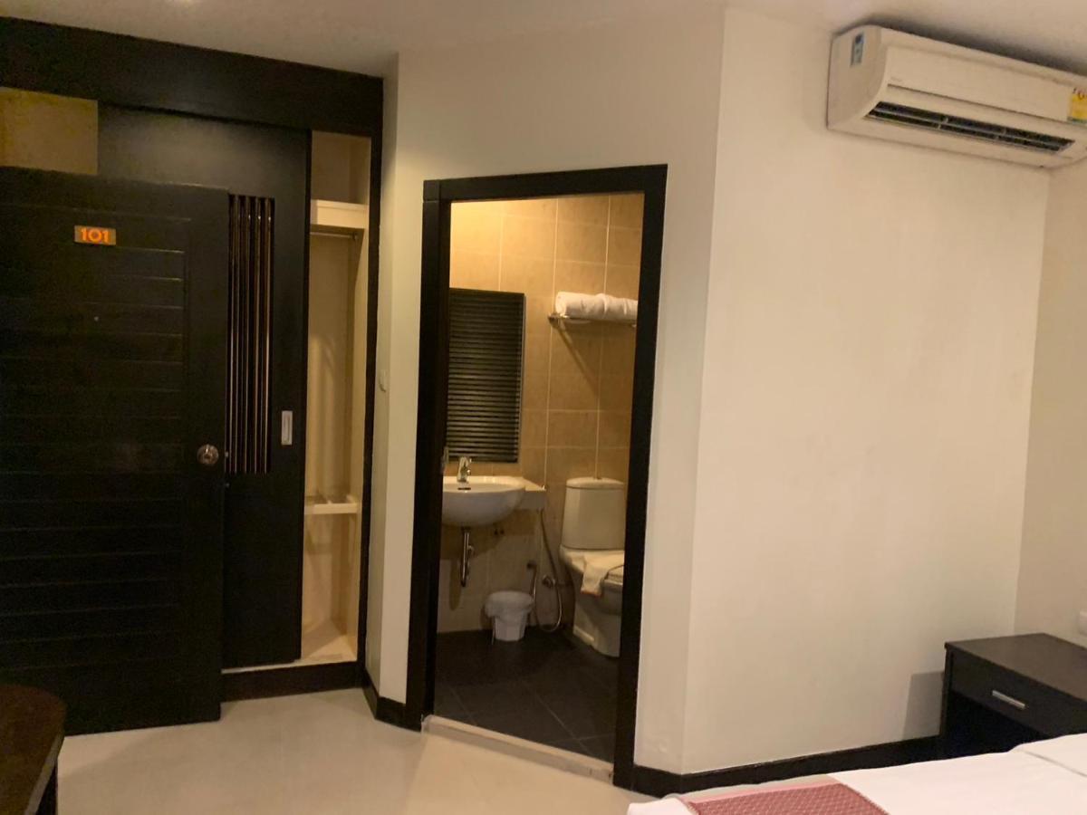 Standard Double Room - No Window,1365936443:JPEG