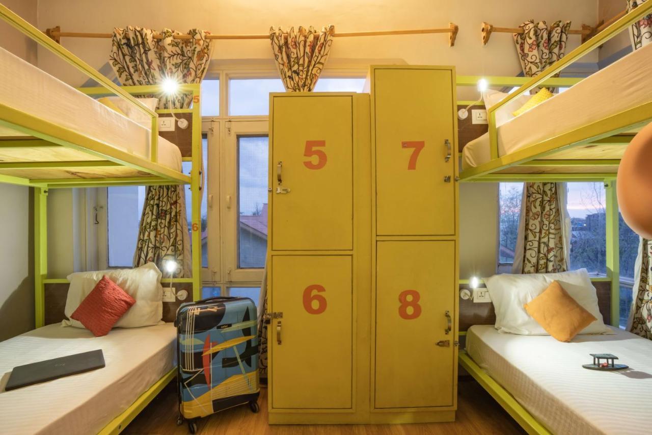 Bed Deluxe 8-Bed Mixed Dormitory Room