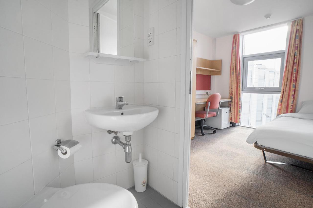 Single Room Private Bathroom