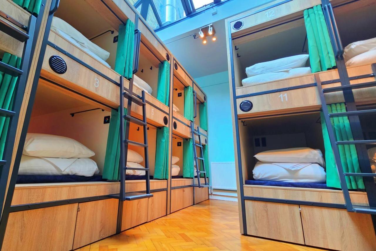 Pod a Mixed Dorm