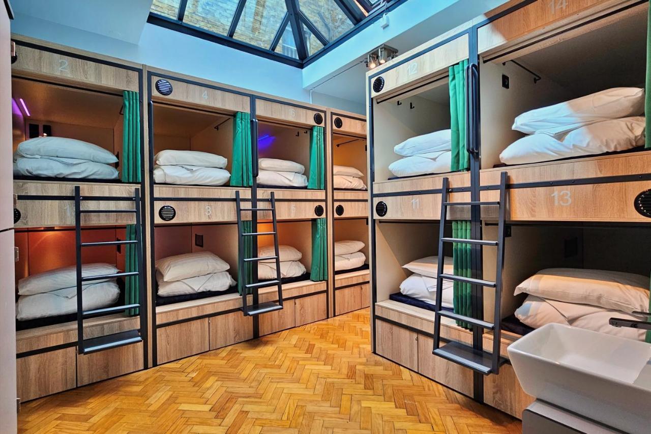 Pod a Mixed Dorm