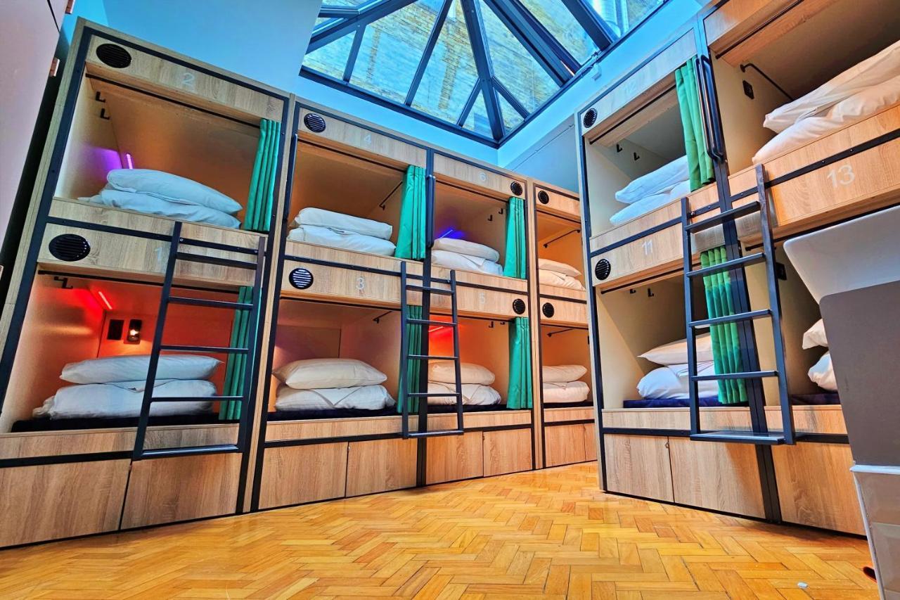 Pod a Mixed Dorm