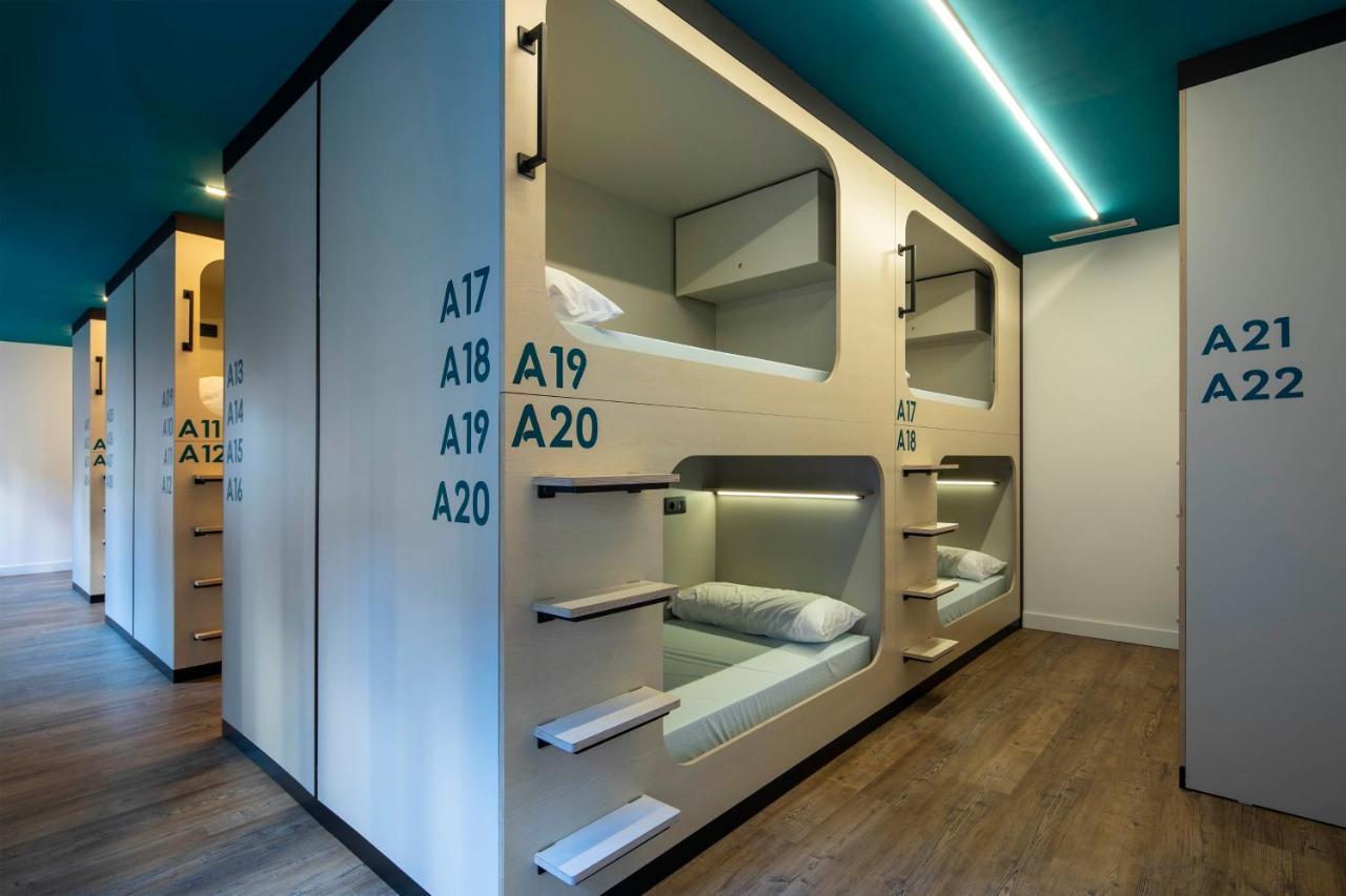 Bunk Bed Mixed Dormitory Room