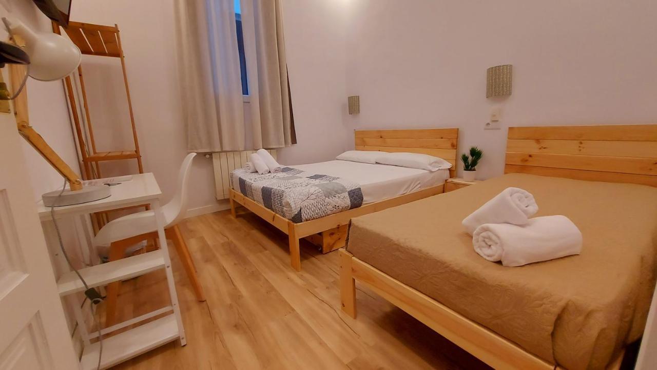 Habitación Triple Económica con baño compartido