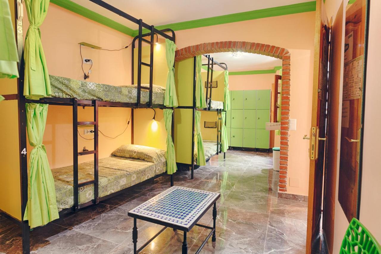 Bed in een Gemengde Slaapzaal met 6 Bedden