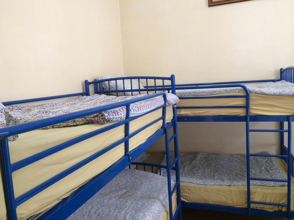 Single Bed 6-Bed Mixed Dormitory Room