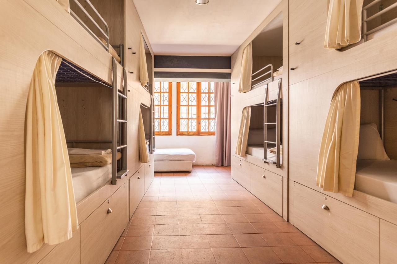 Bed 8-Bed Dormitory Room