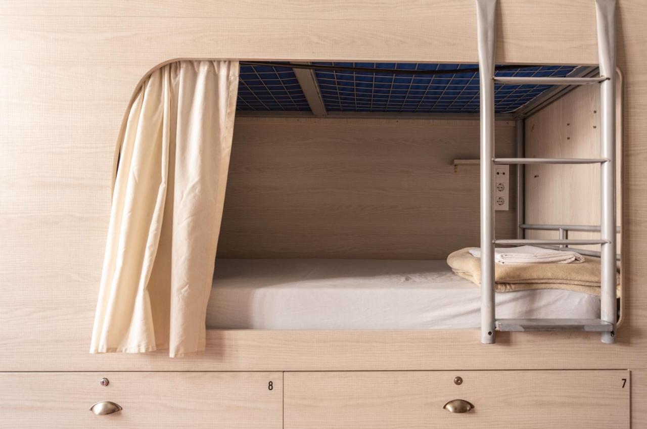 Bed 8-Bed Dormitory Room