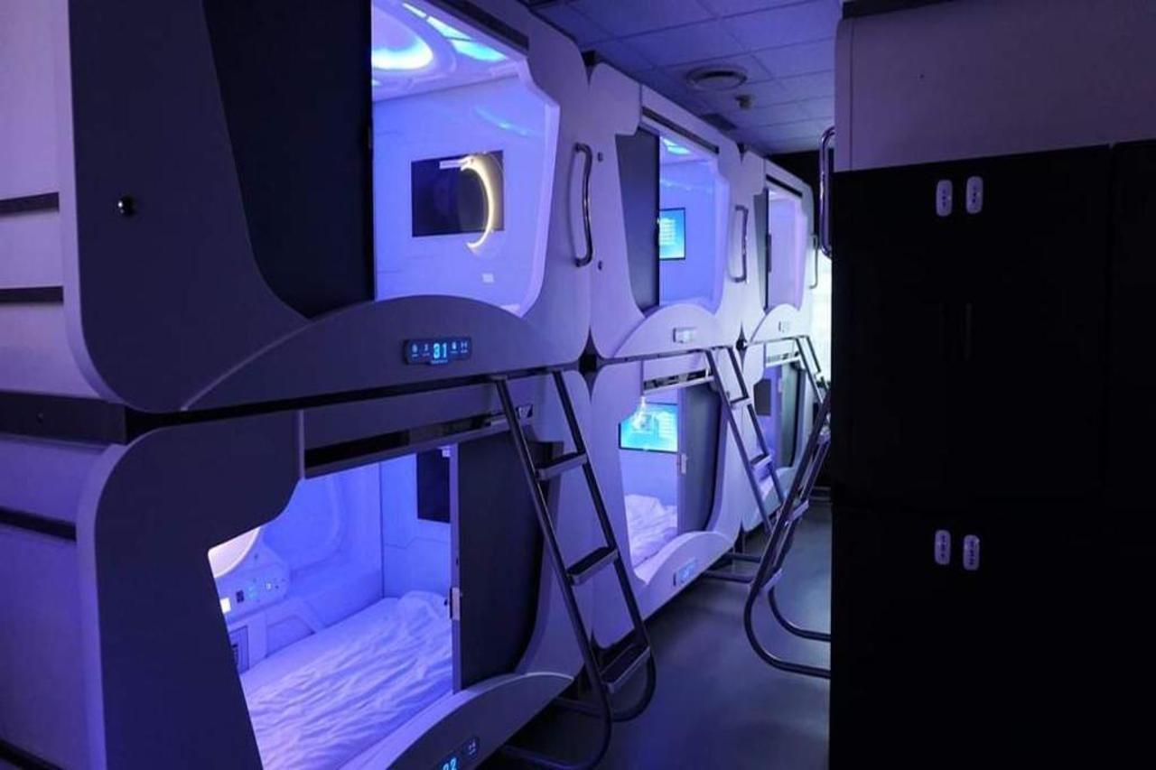 Lit Capsule dans Dortoir Mixte de 24 Lits