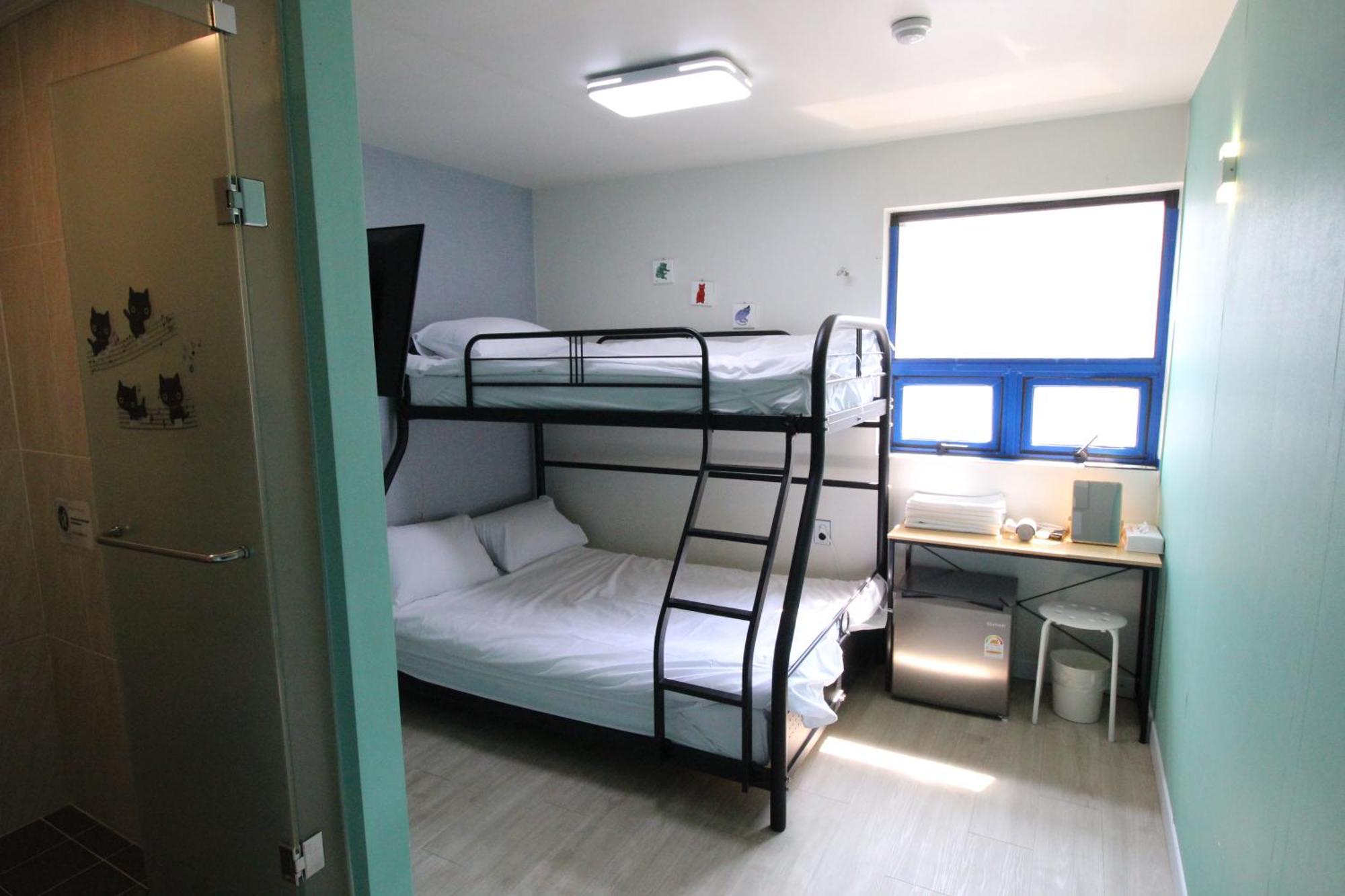 Economy Triple Room