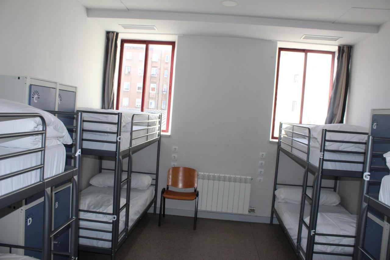 Bed 8-Bed Dormitory Room