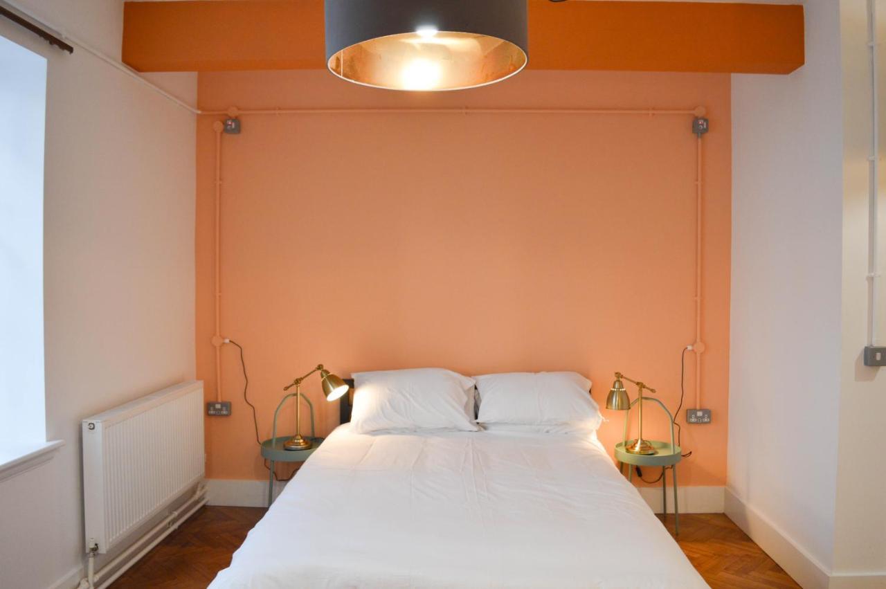 Queen Room,1480292135:JPEG
