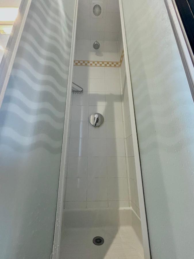 Single Bed Triple Room Shared Toilet,1676740052:JPEG