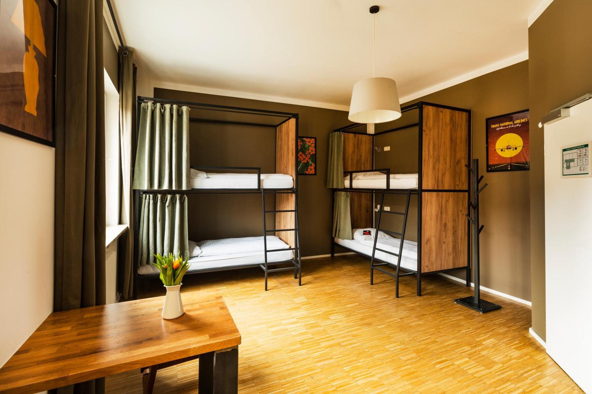 Einzelbett im Schlafsaal mit 4 Betten