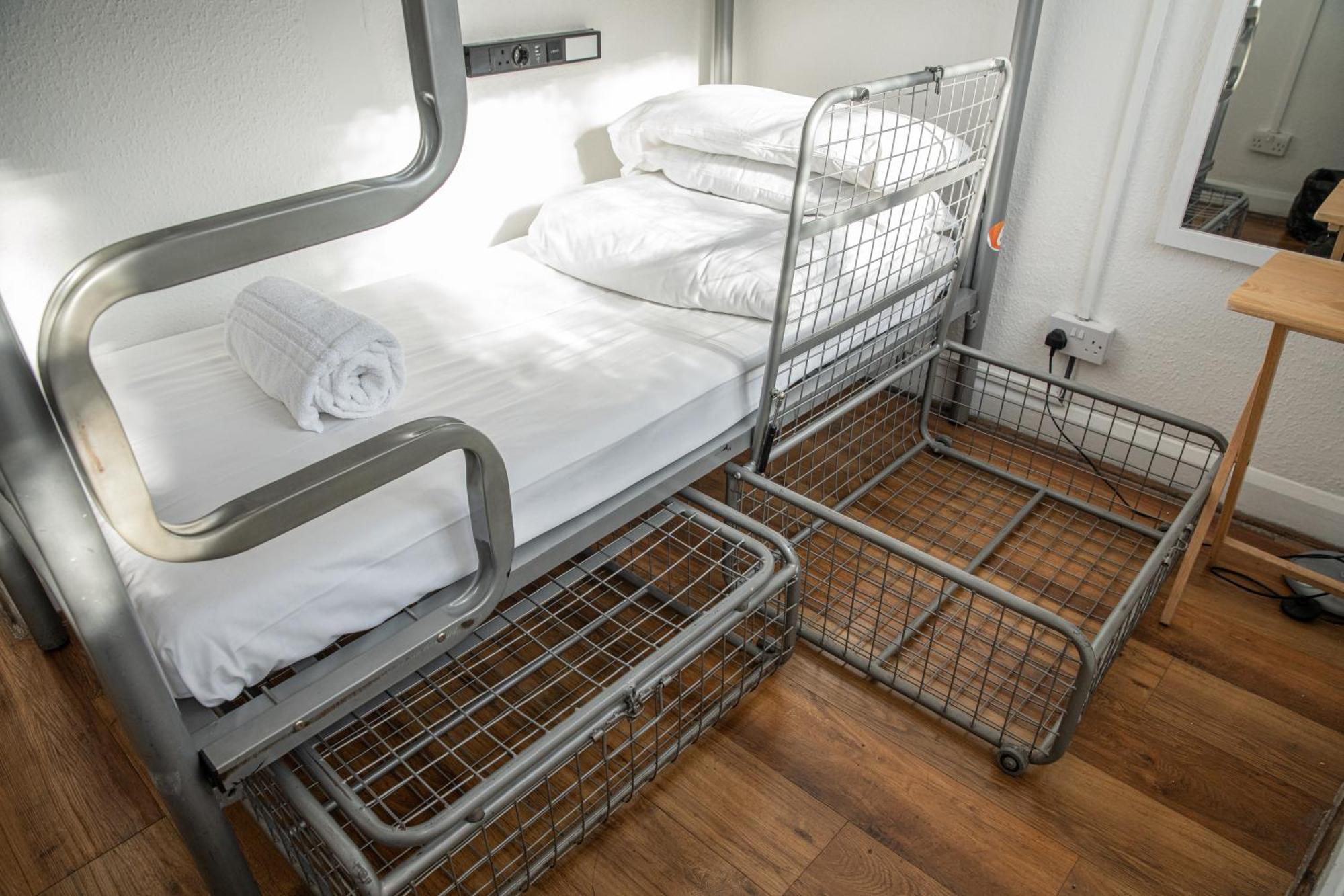 Bed 10-Bed Mixed Dormitory Room