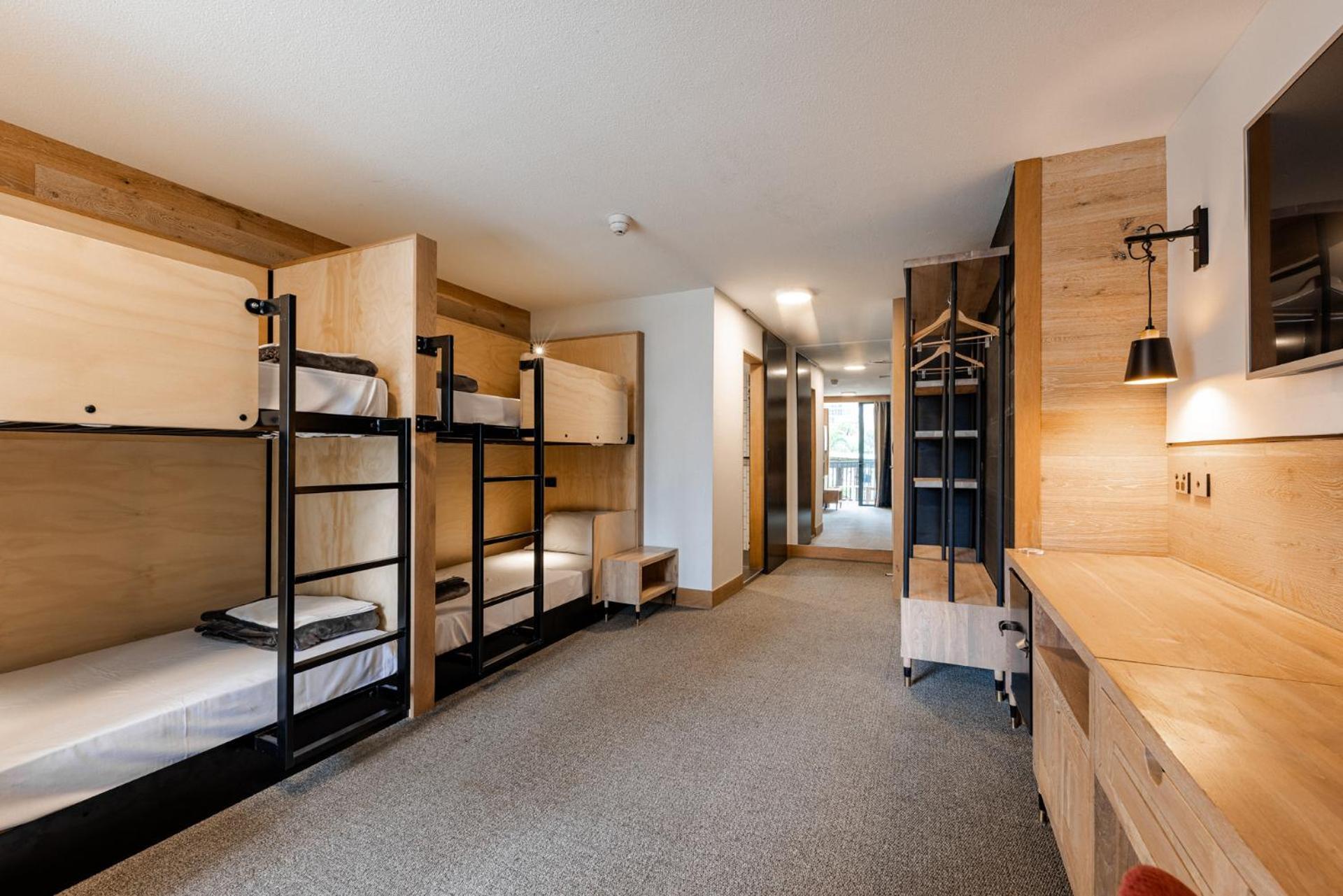 Posto Letto in Dormitorio Superior Misto con 4 Letti