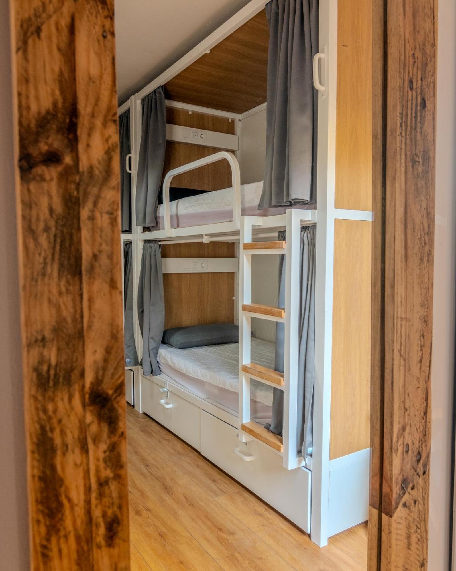 Bed 10-Bed Mixed Dormitory Room