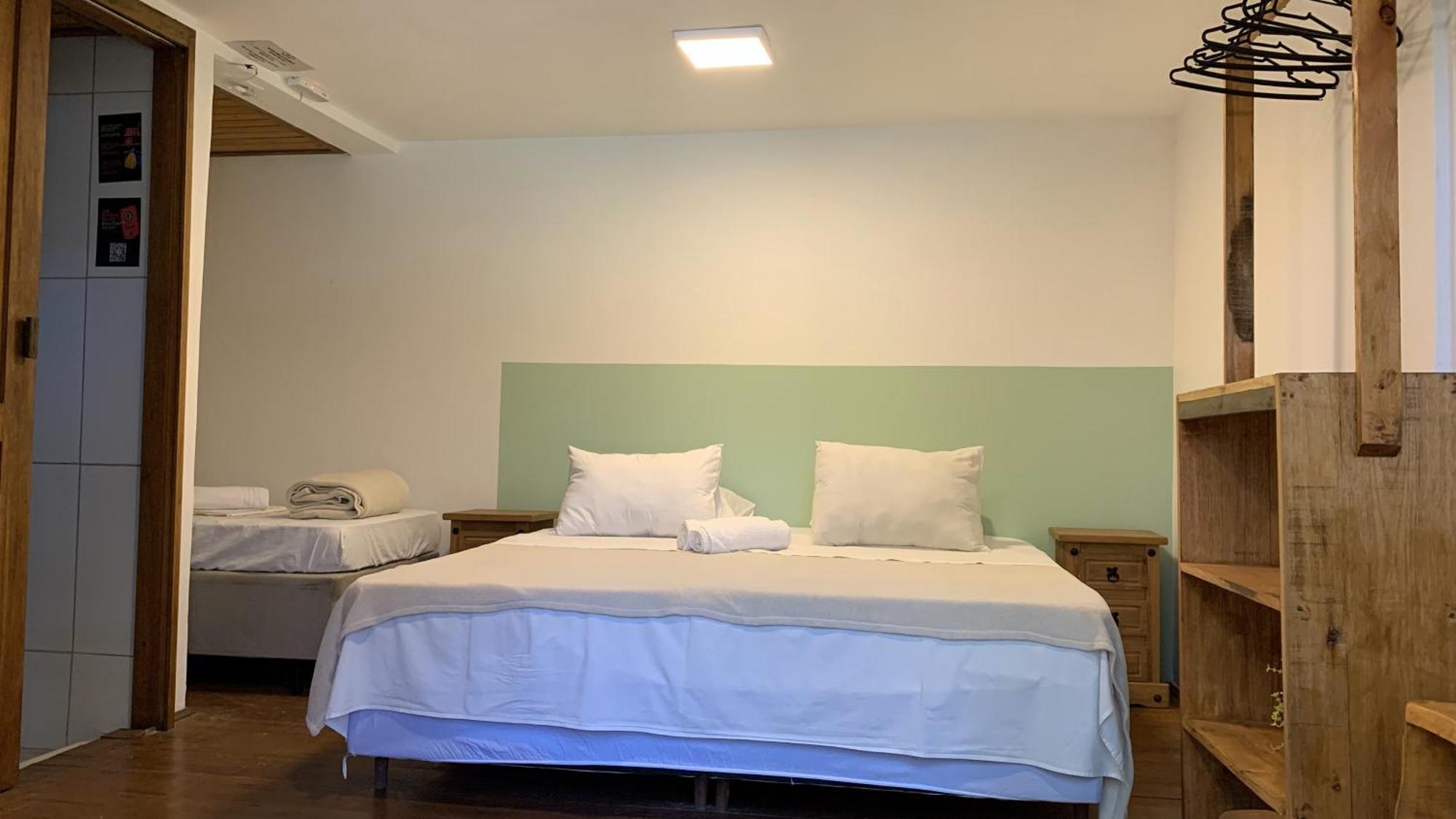 Habitación Triple con vistas al jardín