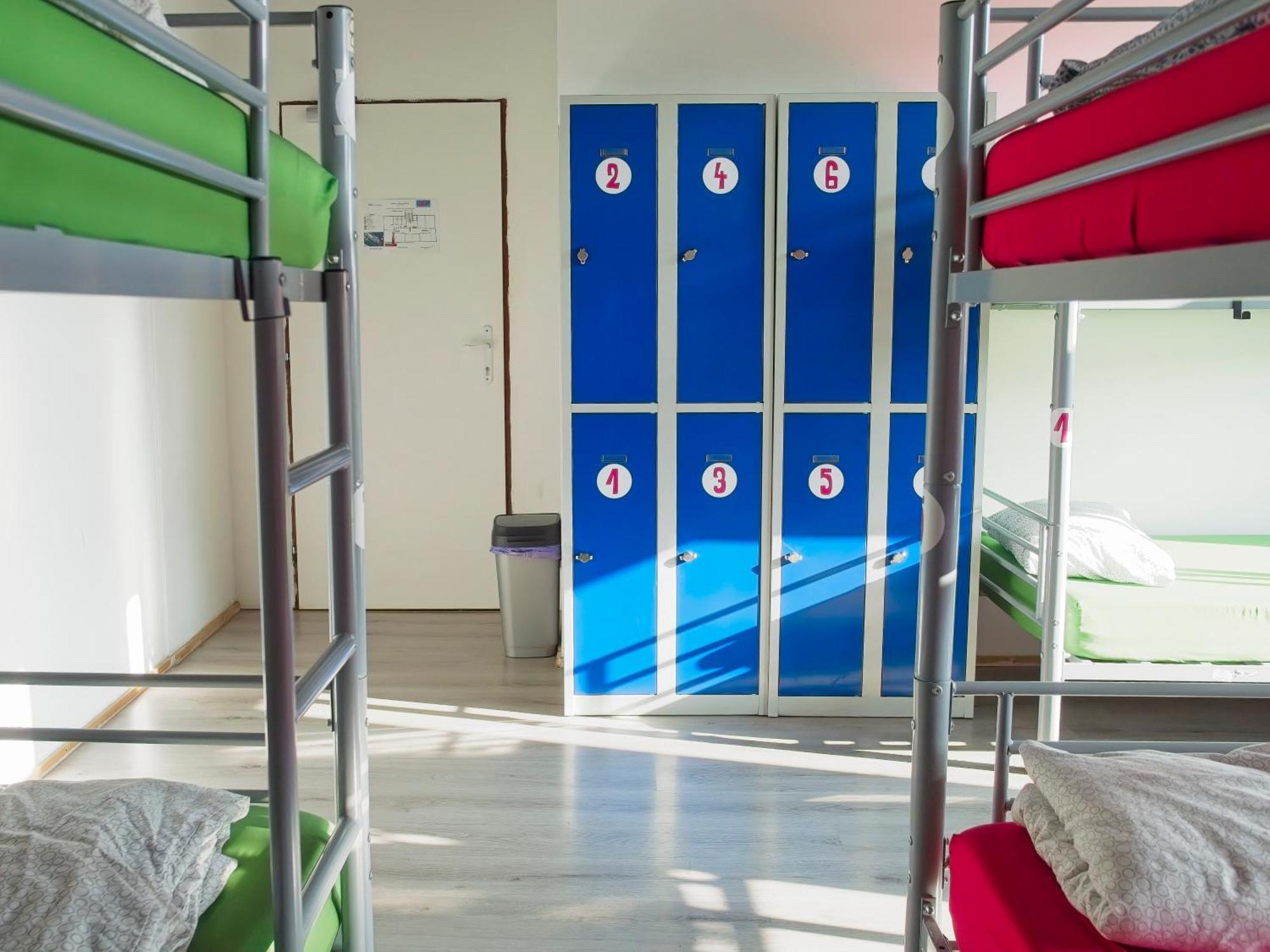 Bed 8-Bed Mixed Dormitory Room