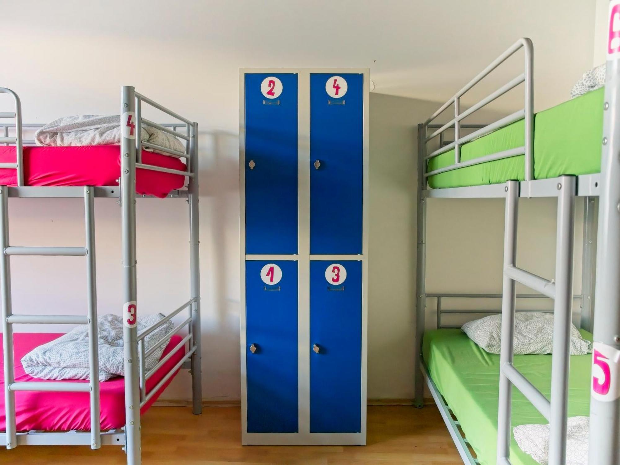 Bed 14-Bed Mixed Dormitory Room