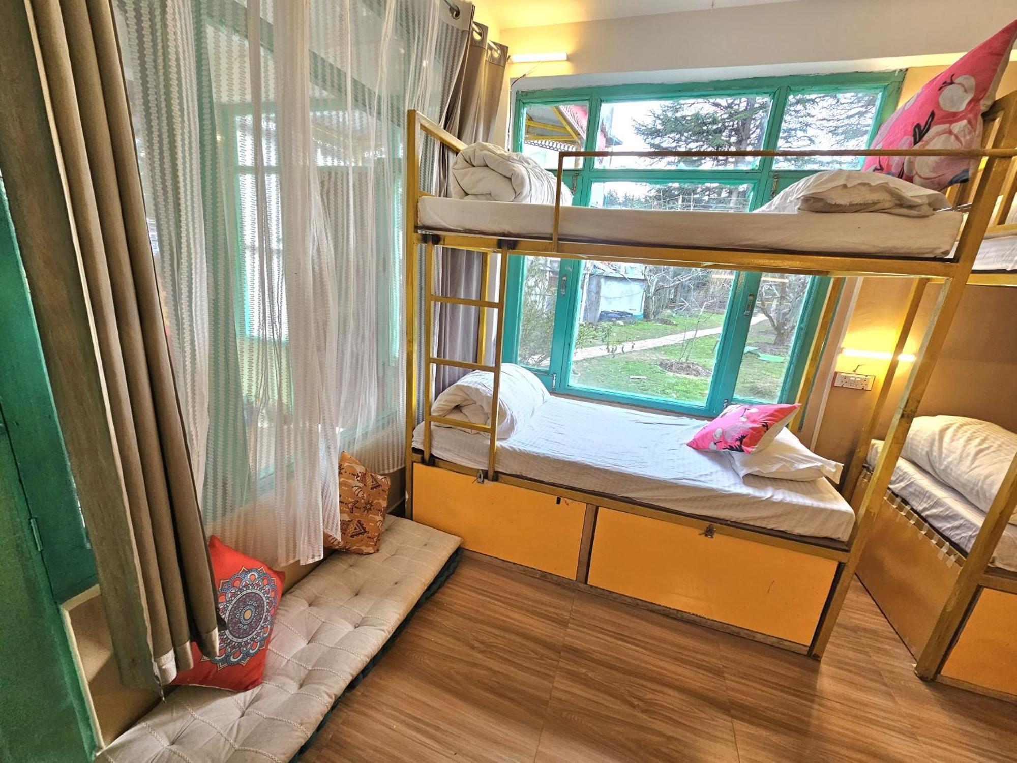 Bed 6-Bed Mixed Dormitory Room