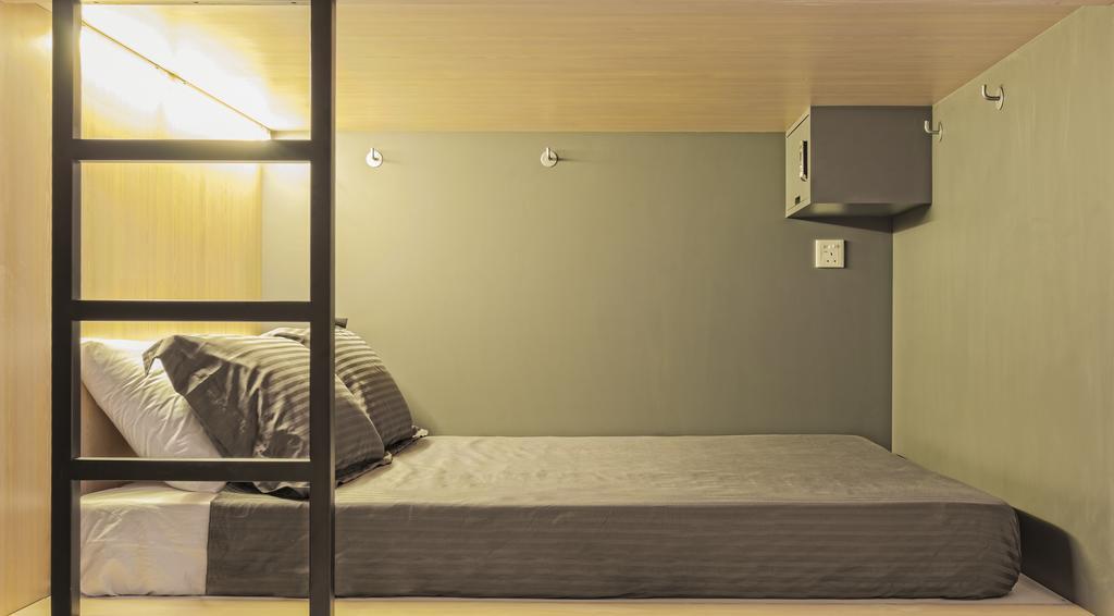 Letto Matrimoniale in Dormitorio Misto con 6 Letti