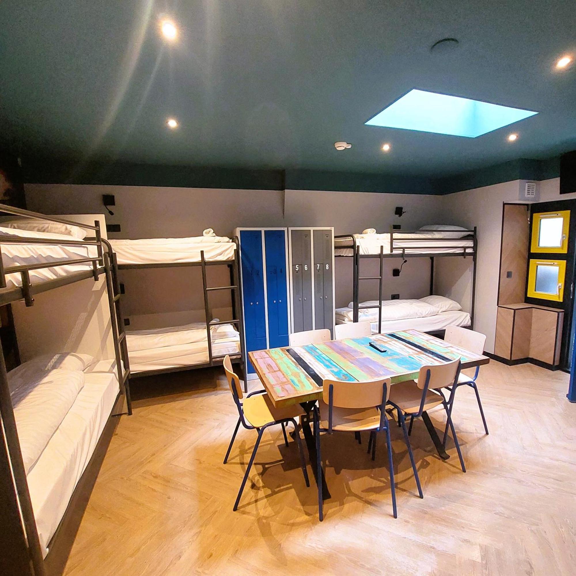Bed 8-Bed Mixed Dormitory Room