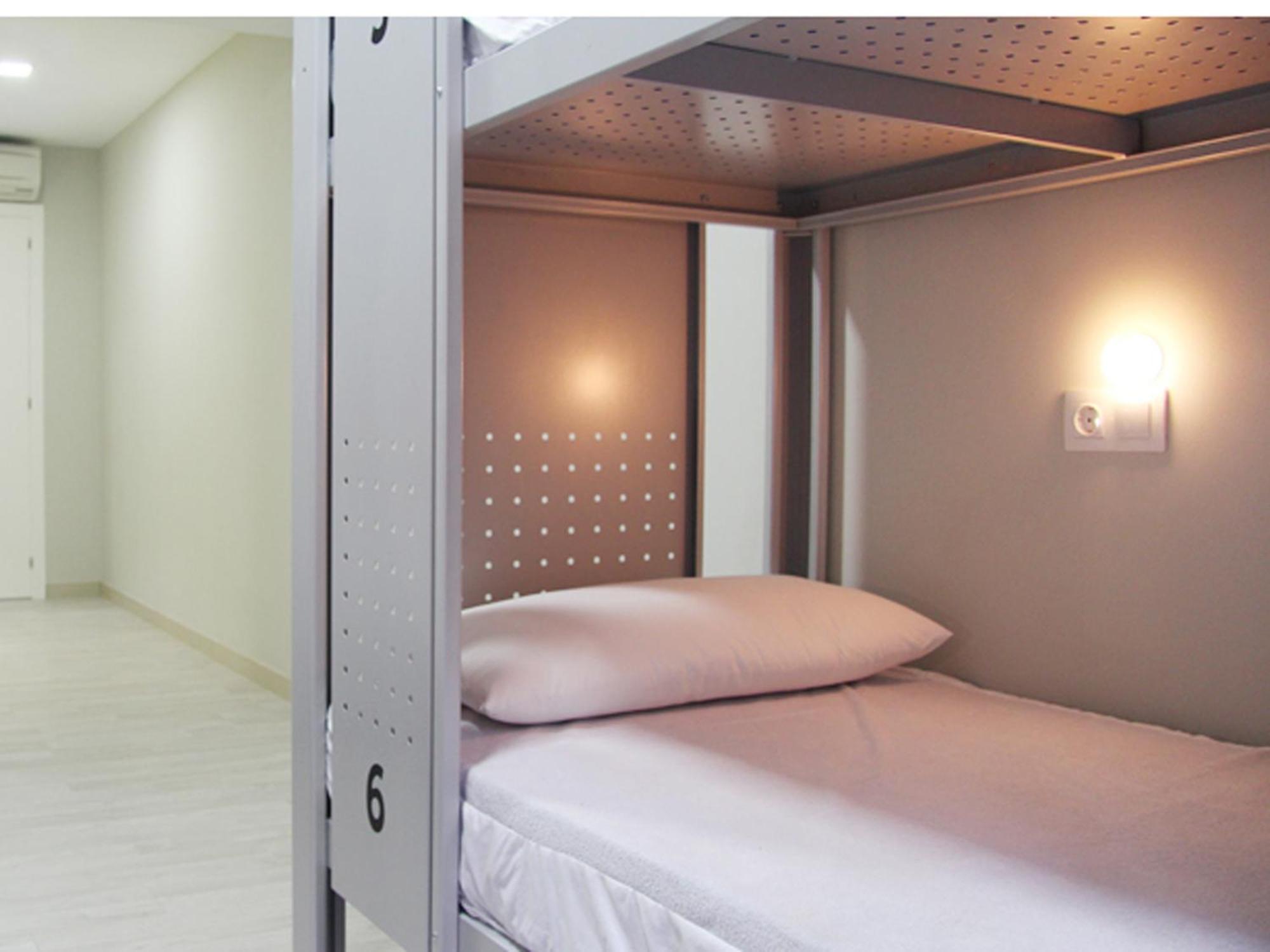 Bed 12-Bed Mixed Dormitory Room