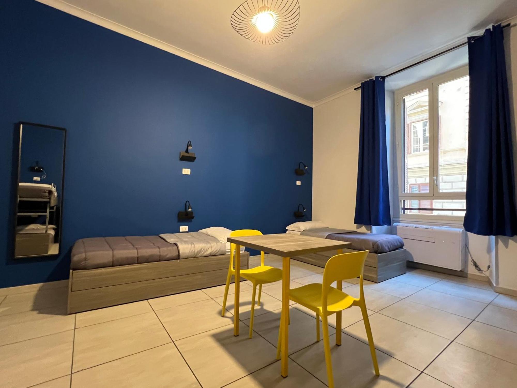 Lit dans Dortoir Mixte de 6 Lits avec Salle de Bains Commune Extérieure
