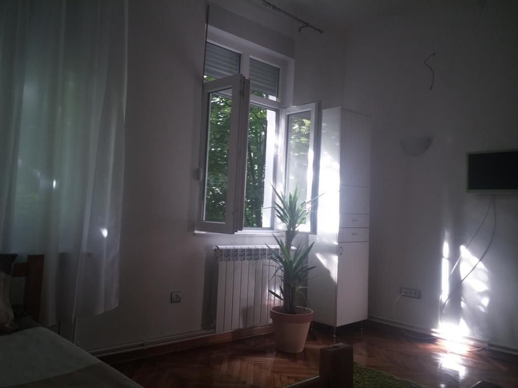 Single Room with Shared Bathroom