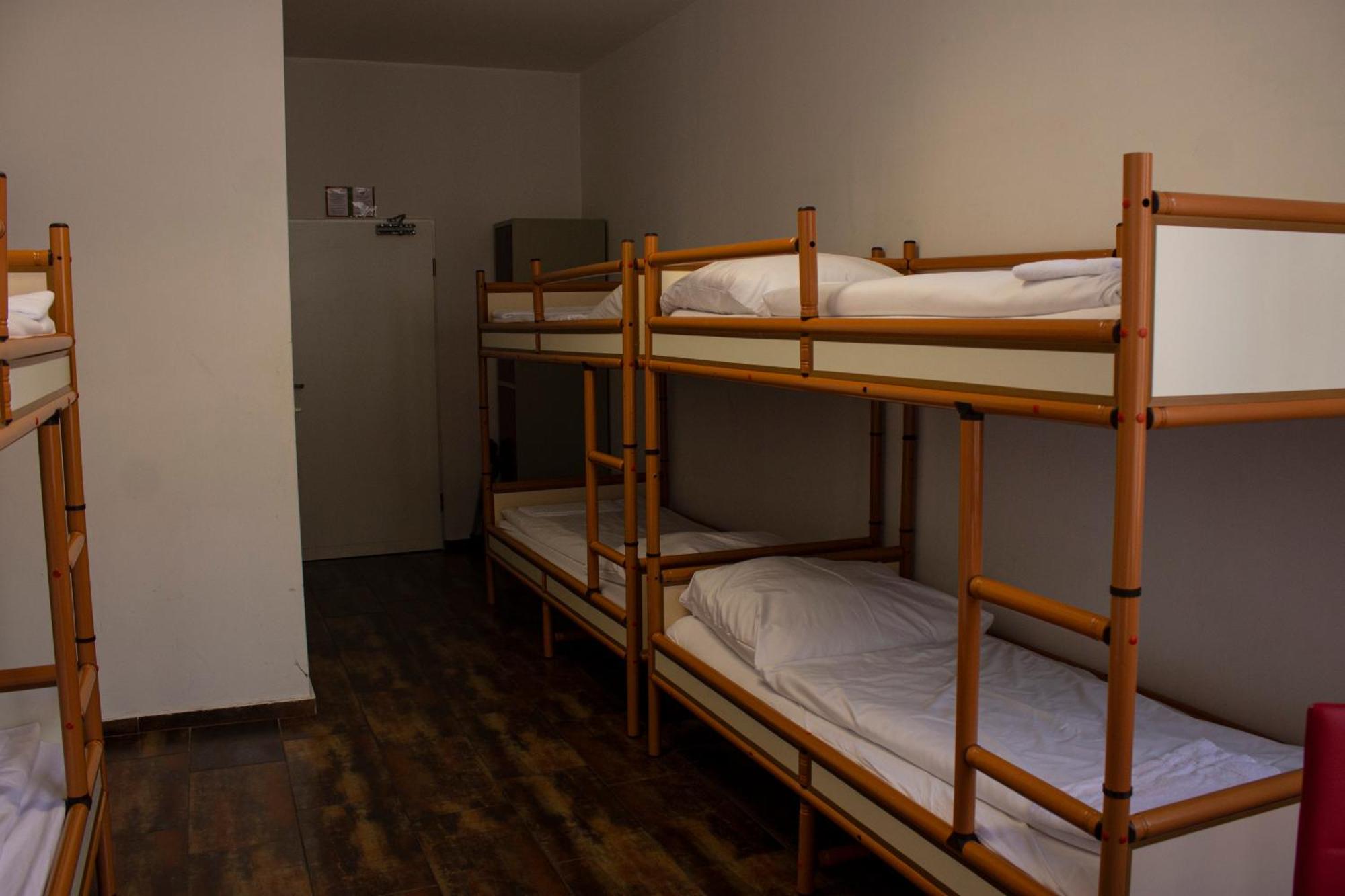 Dormitory Room Bathroom,1537139395:JPEG
